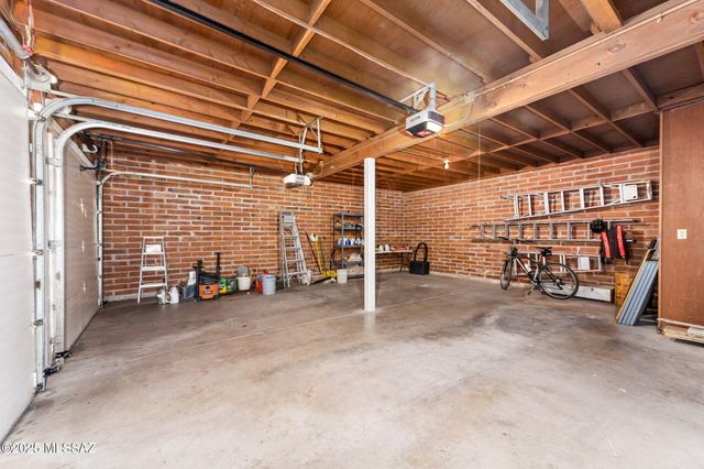 2635 E Camino la Zorrela, Tucson, AZ 85718