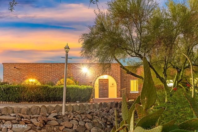2635 E Camino la Zorrela, Tucson, AZ 85718
