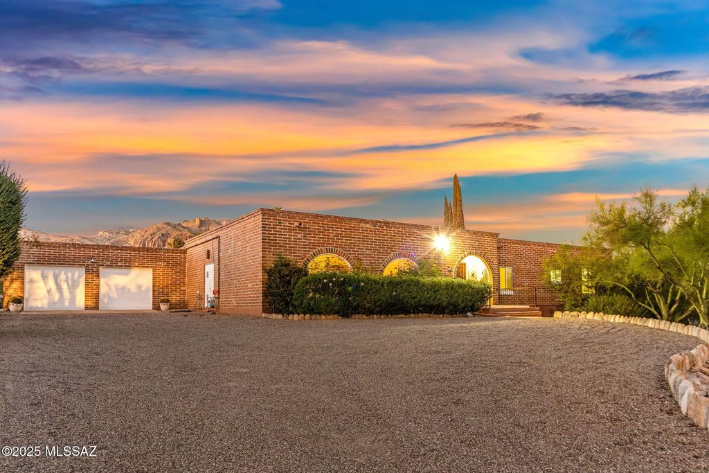 2635 E Camino la Zorrela, Tucson, AZ 85718
