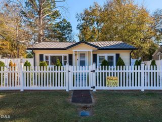 210 S Gardner Avenue, Kenly, NC 27542