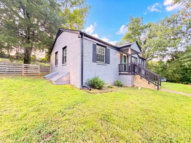 1223 Beverly Hills Dr, Clarksville, TN 37040