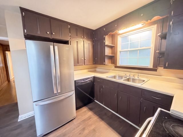 1223 Beverly Hills Dr, Clarksville, TN 37040