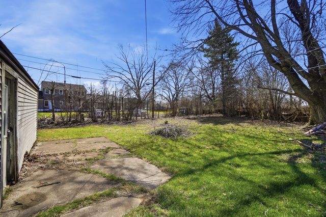 1835 S Sweetbriar Lane, Springfield, OH 45505