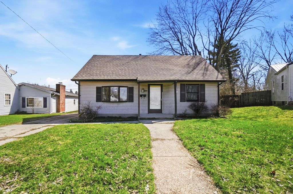 1835 S Sweetbriar Lane, Springfield, OH 45505