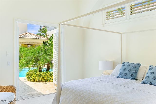9155 Torrefino CT, Naples, FL 34109
