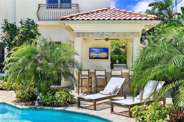 9155 Torrefino CT, Naples, FL 34109