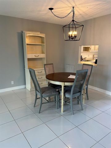 31 Abbey Lane 207, Delray Beach, FL 33446