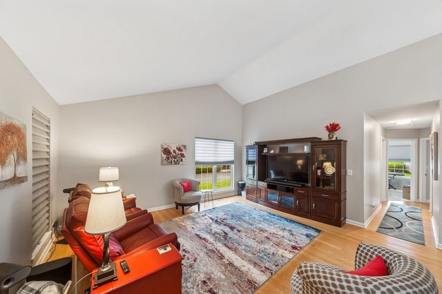 36191 N Old Creek Court, Gurnee, IL 60031