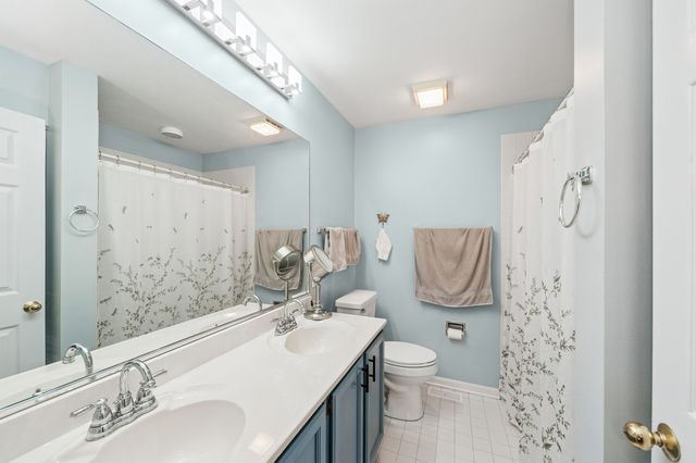 36191 N Old Creek Court, Gurnee, IL 60031