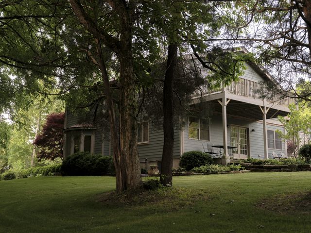 1098 Fred Gibbs Rd, White Bluff, TN 37187