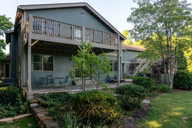 1098 Fred Gibbs Rd, White Bluff, TN 37187