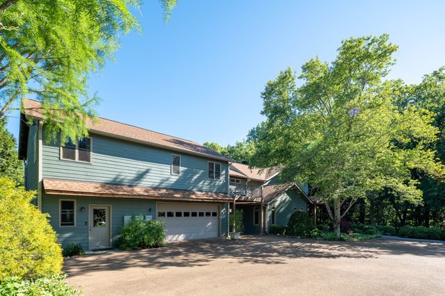 1098 Fred Gibbs Rd, White Bluff, TN 37187