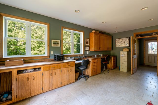 1098 Fred Gibbs Rd, White Bluff, TN 37187