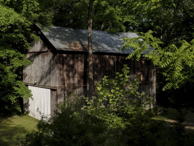 1098 Fred Gibbs Rd, White Bluff, TN 37187
