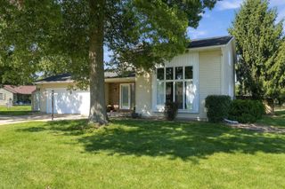 11689 S Strohm Drive, Mishawaka, IN 46545