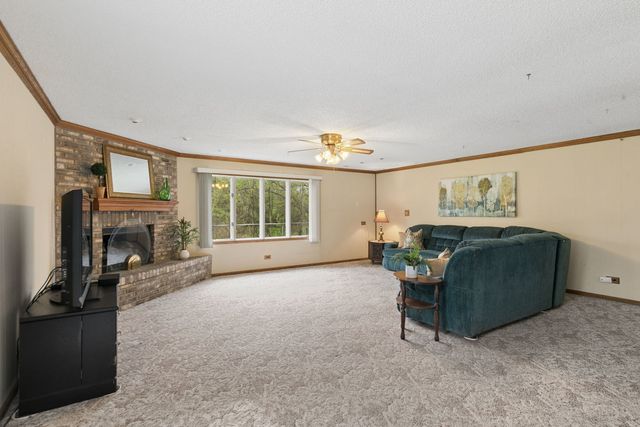 927 Gregory Lane, Schaumburg, IL 60193