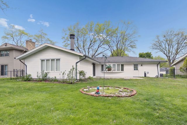 927 Gregory Lane, Schaumburg, IL 60193