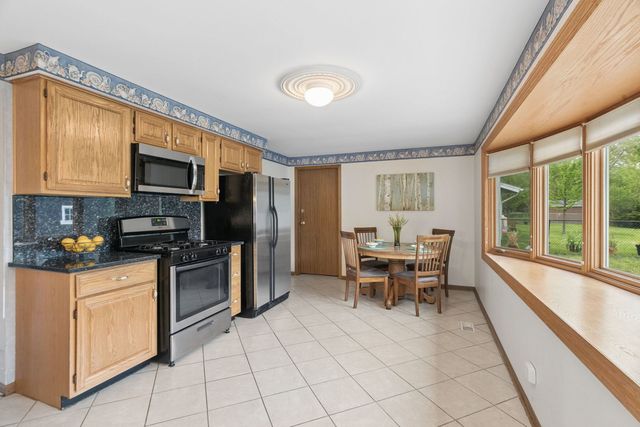 927 Gregory Lane, Schaumburg, IL 60193