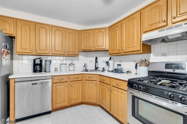 180 Drake Ln, Roxbury Twp., NJ 07852