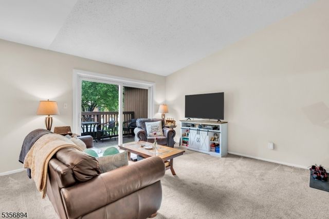 180 Drake Ln, Roxbury Twp., NJ 07852