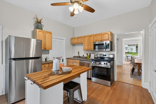 1008 Cook Avenue E, Saint Paul, MN 55106