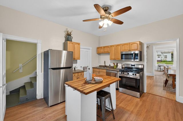 1008 Cook Avenue E, Saint Paul, MN 55106