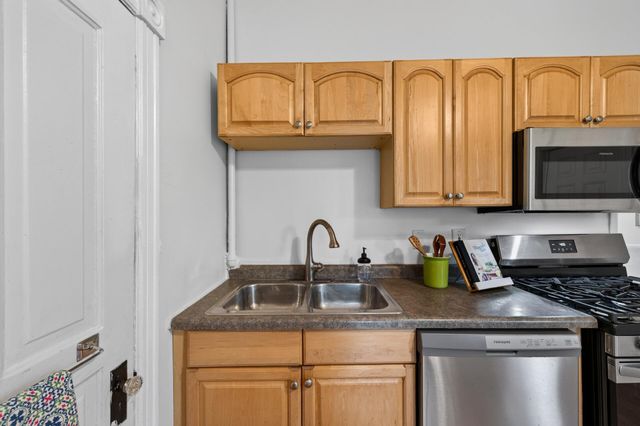1008 Cook Avenue E, Saint Paul, MN 55106