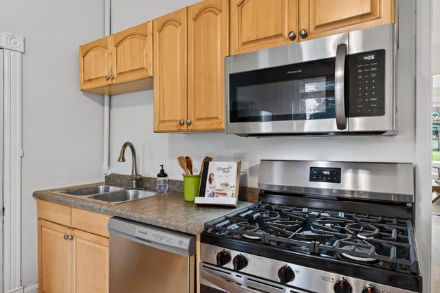 1008 Cook Avenue E, Saint Paul, MN 55106