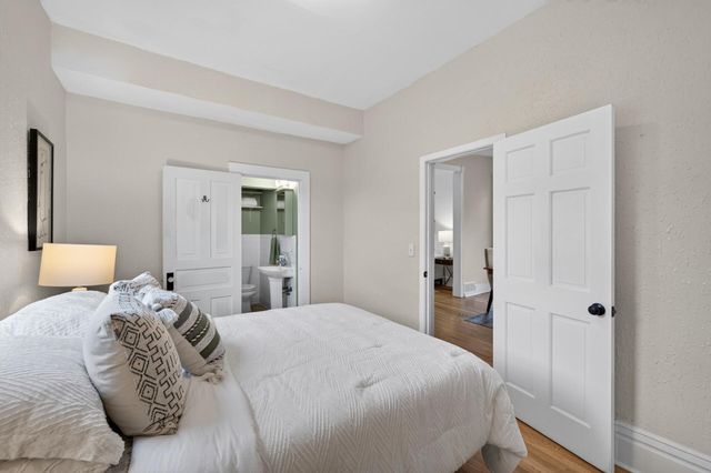 1008 Cook Avenue E, Saint Paul, MN 55106