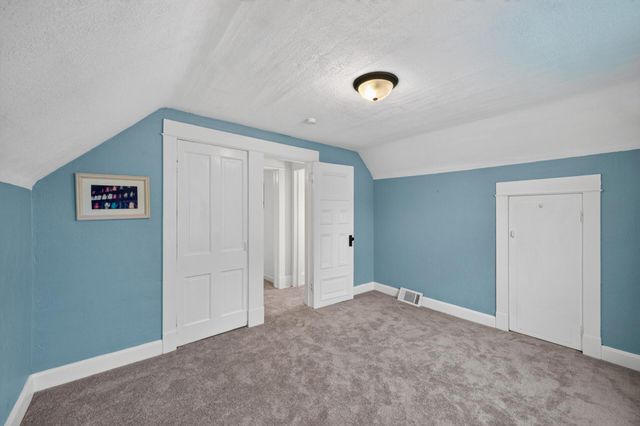 1008 Cook Avenue E, Saint Paul, MN 55106