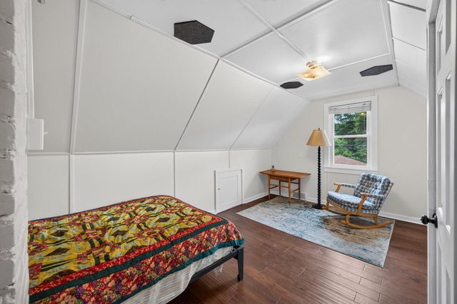 1008 Cook Avenue E, Saint Paul, MN 55106