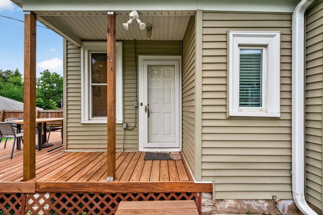1008 Cook Avenue E, Saint Paul, MN 55106
