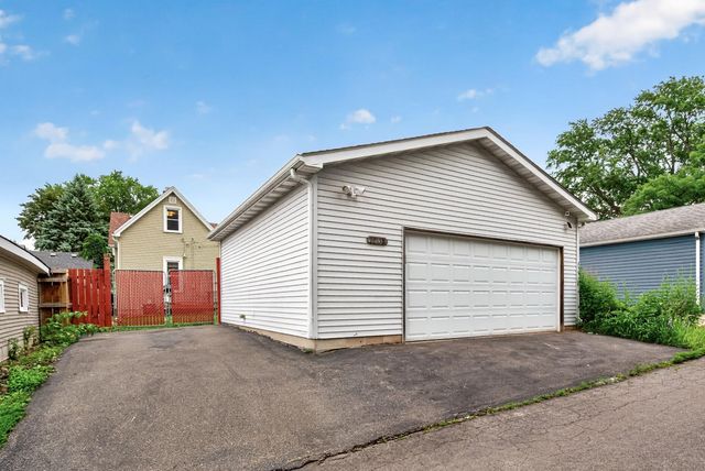 1008 Cook Avenue E, Saint Paul, MN 55106