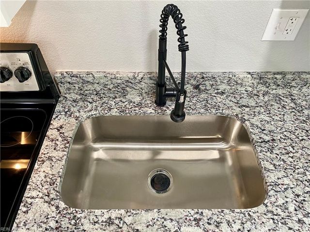 681 Bell St, Hampton, VA 23661