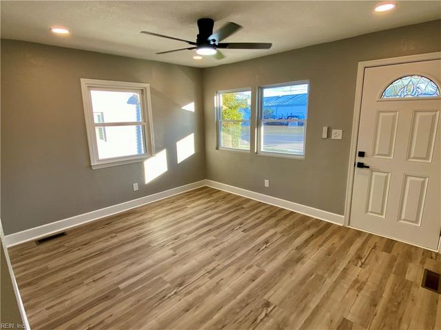 681 Bell St, Hampton, VA 23661