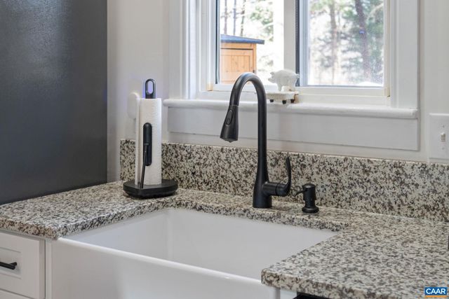 1 HATCHECHUBEE RD, Palmyra, VA 22963