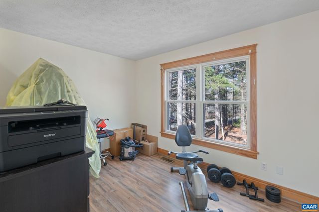 1 HATCHECHUBEE RD, Palmyra, VA 22963