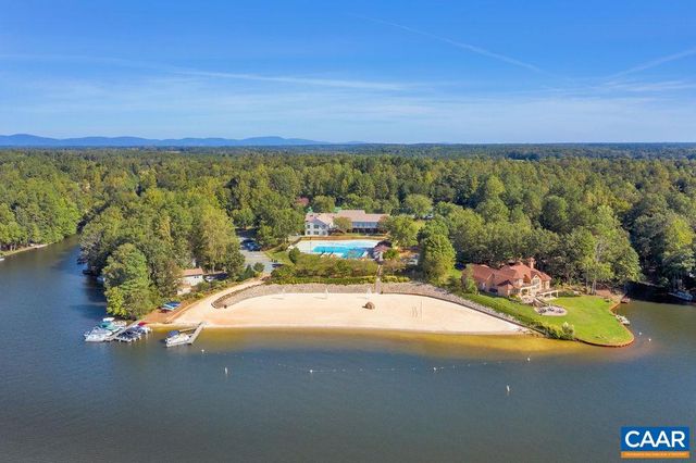 1 HATCHECHUBEE RD, Palmyra, VA 22963