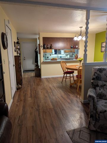 567 32nd (#2) Av SE, Albany, OR 97322