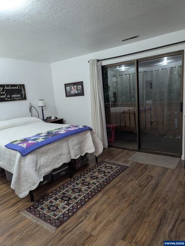 567 32nd (#2) Av SE, Albany, OR 97322