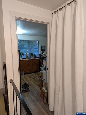 567 32nd (#2) Av SE, Albany, OR 97322