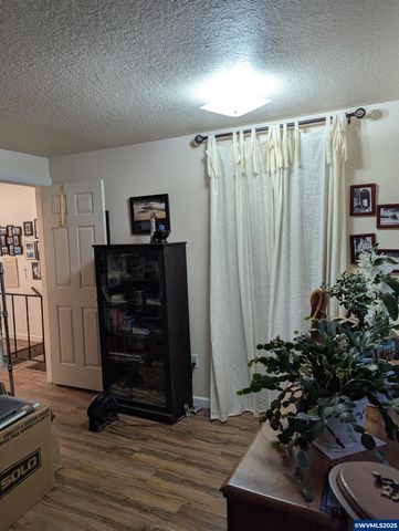 567 32nd (#2) Av SE, Albany, OR 97322
