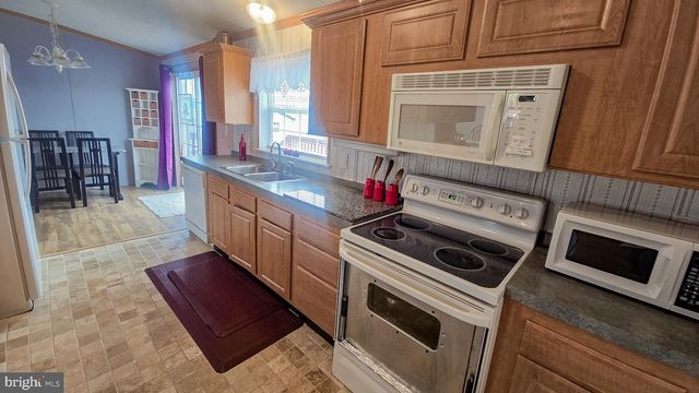 3304 IRIS LN, Baltimore, MD 21220