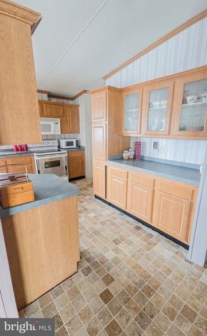 3304 IRIS LN, Baltimore, MD 21220