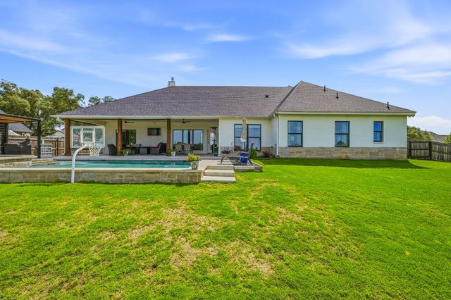 190 Blue Ribbon Lane, Stephenville, TX 76401