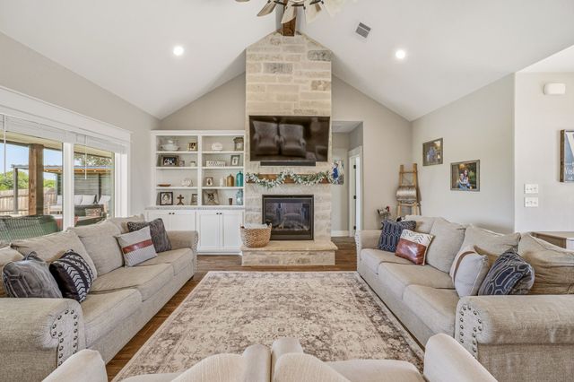 190 Blue Ribbon Lane, Stephenville, TX 76401