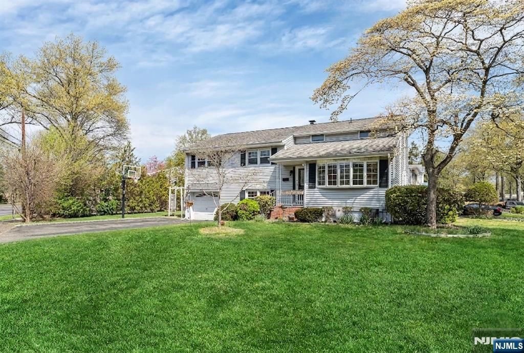 542 Nagle Street, Ridgewood, NJ 07450