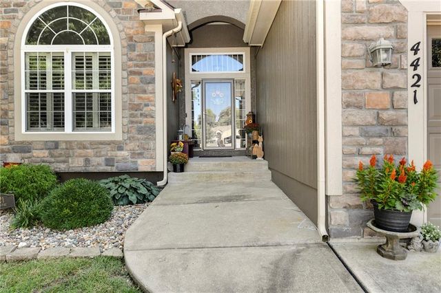 4421 Grand Court, Leavenworth, KS 66048