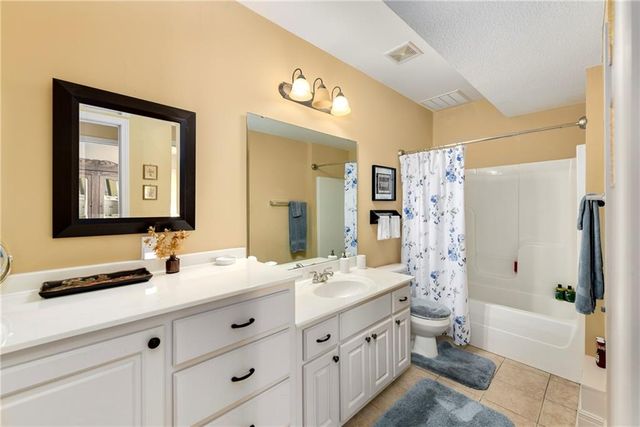 4421 Grand Court, Leavenworth, KS 66048