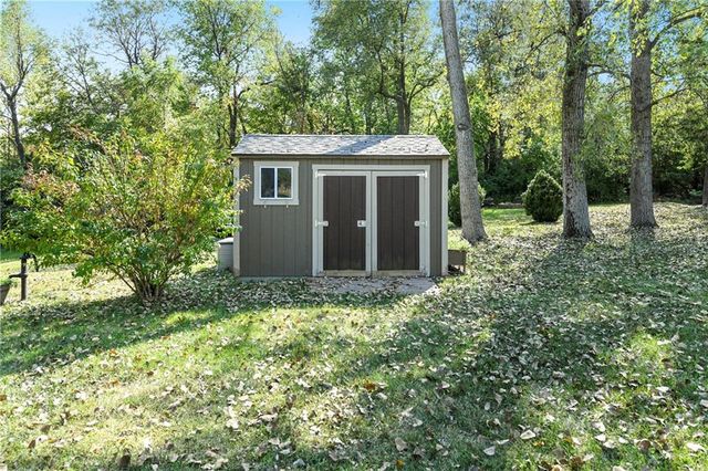 4421 Grand Court, Leavenworth, KS 66048